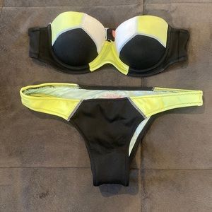 Womens Victoria’s Secret bikini size small